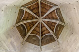 <center>Château de Vincennes</center> Cette pièce servait de garde-robe ; le linge du roi y était conservé dans des coffres.