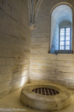 <center>Château de Vincennes</center> Le puits.