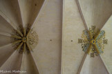 <center>Château de Vincennes. La Sainte Chapelle. </center>Les voûtes d'ogives sont timbrées des monogrammes de Henri II, Catherine de Médicis et Charles IX.