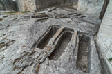 <center>Le cimetière rupestre.</center>Tombes dites 