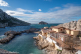 <center>Le sentier du cap Croisette. </center>Le petit port et le restaurant.