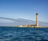 <center>Île de Planier.</center>Le phare que nous connaissons est donc le cinquième et remplace celui de 1881 détruit par les Allemands en août 1944.