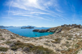 <center>Calanque de Ratonneau.</center>La pointe d'Escourbidan, le château d'If.