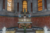 <center>La Basilique Cathédrale Sainte-Marie-Majeure</center>Deuxième chapelle.  Les vitraux en écaille de poisson  sont en albâtre. Les sttaues voyagent de chapelle en chapelle.