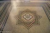 <center>La Basilique Cathédrale Sainte-Marie-Majeure</center>Charles Errard a dessiné la mosaïque du tapis lapidaire du sol, dont la fabrication a été assurée par l'entreprise Società musiva venziana et la pose par M. Mora. Les thèmes sont ceux des mosaïques de l'ancien baptistère.