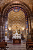 <center>La Basilique Cathédrale Sainte-Marie-Majeure</center>Chapelle saint Lazare. Lazare, arrivé dans la barque aux saintes Maries, demeure à Marseille, et en devient le premier évêque (?). Le monogramme IHS (parfois IHC, JHS ou JHC) est une abréviation signifiant « Iesus Hominum Salvator » (Jésus Sauveur de l'Humanité) et une translittération imparfaite du nom de « Jésus » en grec ancien.