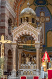 <center>La Basilique Cathédrale Sainte-Marie-Majeure</center>Le ciborium. Jules Cantini a assuré l'exécution du dôme entouré de fines colonnettes qui surmonte le fronton décoré de mosaïques du ciborium, lequel se compose d'un baldaquin en forme d'arc de triomphe supporté par quatre colonnes en onyx de Tunisie.