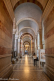 <center>La Basilique Cathédrale Sainte-Marie-Majeure</center>Bas-côté droit vu de l'entrée.