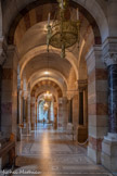 <center>La Basilique Cathédrale Sainte-Marie-Majeure</center>Déambulatoire, côté Est. Au fond les chapelles absidiales.