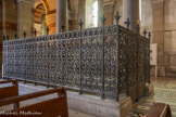 <center>La Basilique Cathédrale Sainte-Marie-Majeure</center>Grilles des escaliers menant à la crypte. Les ateliers JB Bérard ont réalisé les ferrures forgées des portes, des grilles et la grosse ferronnerie.