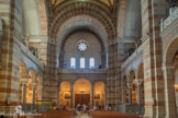 <center>La Basilique Cathédrale Sainte-Marie-Majeure</center>La tribune qui entoure la nef.