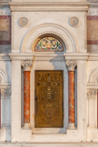<center>La Basilique Cathédrale Sainte-Marie-Majeure</center>La chapelle du Chapitre dédiée au Sacré-Cœur. La porte du tabernacle.