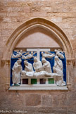<center>La Vieille Major</center>2023. Remise en place du bas-relief en faïence. La mise au tombeau, attribuée à l'atelier du sculpteur italien Luca Della Robbia (fin XVe-début XVIe siècle), en perticulier par son neveu Andrea. C'est une terre-cuite glaçurée des années 1522-1525.