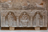 <center>La Vieille Major</center>Chapelle Saint-Sérénus, XIVe siècle. Dans l'arcade centrale, la Vierge Marie, « reine du Ciel » coiffée d'une couronne gemmée et assise sur un trône, retient de ses mains son Enfant qui bénit de la main droite et déroule de la gauche un parchemin sur lequel est inscrit EGO SUM LUX MUNDI, « Je suis la Lumière du Monde ». Dans les arcades latérales figurent deux évêques qui sont sans doute saint  Lazare, l'archevêque d'Aix, confondu avec l'ami du Christ que l'on tenait au Moyen Âge pour avoir été le premier évêque de Marseille, et saint Cannat, un évêque de la ville pendant l'Antiquité tardive. Le personnage de droite, tenant un livre est présenté en 