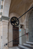 <center>Notre-Dame de la Garde</center>Mécanisme du pont-levis.