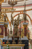 <center>Le choeur.</center>Un des deux anges  se trouvant de chaque côté de la colonne,