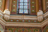 <center>La lanterne de la coupole.</center>Base des colonnes.