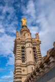 <center>Notre-Dame de la Garde</center>L'escalier octogonal permet d'accéder à la terrasse et de là à l'intérieur du campanile et de la statue.