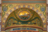 <center>La mosaïque du cul-de-four de l’abside</center>La mosaïque avec une barque entourée d'oiseaux et de rinceaux de feuillages.