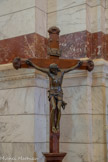 <center>Le choeur.</center>Crucifix moderne.
