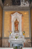 <center>L'église de La Trinité. </center> Chapelle du Sacré-Cœur de Jésus. A Marseille, le culte du Sacré-Cœur de Jésus est étroitement lié au souvenir de la grande peste de 1720. Il commémore le « vœu des échevins » qui acceptèrent de consacrer Marseille pestiférée au Sacré-Cœur de Jésus, suivant le désir de l’évêque Monseigneur de Belsunce, inspiré par Sr Anne-Madeleine Rémuzat, sœur de la Visitation.