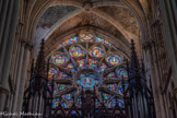 <center>Eglise des Réformés ou de saint-Vincent-de-Paul.</center>Transept droit. Les rosaces sont placées au-dessus des trois portails de l'église, ici la rose de la charité (ou rose de la Vierge).
