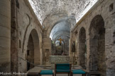 <center>La Chapelle de Notre-Dame-de-Confession.</center>Au fond, la chapelle Saint-André. La chapelle est donc bien orientée nord-sud. L'autel d'aujourd'hui est le sarcophage dit « de Cassien ».