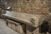 <center>Couvercle du sarcophage de la « noble Eugenia »</center>Ces « mérites » d’Eugenia lui ont valu d’accéder aux « festins du Paradis dont elle était affamée ». En cela, son éloge est caractéristique de la spiritualité marseillaise et, plus largement, provençale du Ve siècle, qui a valu au XVIIe siècle à ceux qui l’ont inspirée - Jean Cassien en particulier - l’appellation injurieuse (et injuste) d’hérétiques « semi-pélagiens » :