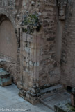 <center>L'abbaye Saint-Victor.</center>Le montant de la porte (XVe siècle) de la chapelle funéraire Sainte-Cécile construite sur une partie de la salle capitulaire.
