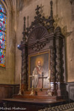 <center>Église Saint-Germain-l'Auxerrois.</center> Chapelle Saint-Vincent-de-Paul. St Vincent de Paul, par A. Truelle. 1841. Autel de bois, d’époque Louis XIII, entouré de quatre colonnes torses, entrelacées de feuilles de lierre.