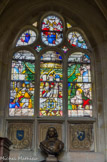 <center>Saint-Etienne-du-Mont </center>Bas coté gauche. La chapelle Saint-Louis. Fragments d'une parenté de la Vierge au registre supérieur. Couronnement de la Vierge au tympan. Buste de Pascal, par J. Frère, 1899..