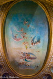 <center>Le théâtre. </center> Plafond avec les allégories de la poésie et de la renommée.