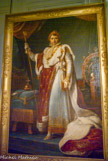 <center>Le musée Napoléon Ier.</center> Le 2 décembre 1804, à Notre-Dame de Paris, Napoléon Ier fut sacré empereur. Son portrait, par le baron Gérard, le montre dans son grand habillement dessiné par Jean-Baptiste Isabey.