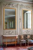 <center>Les petits Appartements. </center>Antichambre et premier salon où l'empereur prenait son déjeuner.