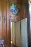 <center>Les petits Appartements. </center>Pièce hébergeant l'un des deux gardes du Portefeuille qui s'y relayaient toutes les 24 heures pour recevoir et trier courrier et nouvelles.