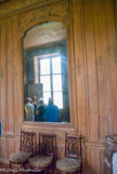 <center>Les petits Appartements. </center>Pièce hébergeant l'un des deux gardes du Portefeuille qui s'y relayaient toutes les 24 heures pour recevoir et trier courrier et nouvelles.