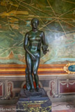 <center>Galerie des Cerfs. </center> Vénus de Cnide  du Vatican. Bronze fondu à Fontainebleau par Beauchesn et réparé par Jean Challuau vers 1540.