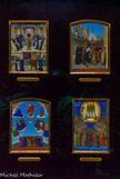 <center>Le château de Chantilly. </center> Le Santuario. Les miniatures de Fouquet Jean qui décorent le Livre d'heures d'Étienne Chevalier, entre 1452 et 1460. En haut, Saint Bernard abbé de Clairvaux, en compagnie du diable et Le Convoi funèbre d'Étienne Chevalier. En bas, L’Adoration du Saint-Esprit et La Trinité dans sa gloire.