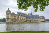 <center>Le château de Chantilly. </center> Le château vu du parc.