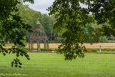 <center>Le château de Chantilly. </center> Le jardin anglais..