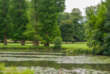 <center>Le château de Chantilly. </center> Le lac des cygnes.