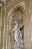 <center>Maisons Laffite.</center> La salle à manger du Comte d'Artois. Pomone (les fruits) par Boizot.