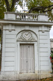 <center>Parc de Bagatelle. </center> l'autre une horloge.