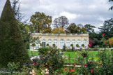 <center>Parc de Bagatelle. </center> L'orangerie date de 1865.