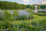 <center>Les Jardins. </center> Le parterre des Fleurs.