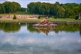 <center> Vaux le Vicomte, le soir. </center> Bassin des Tritons de droite.