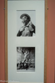 <center>Jean Émile Diogène Marcoux, dit Vanni-Marcoux, dans l’opéra Don Quichotte de Jules Massenet</center>Atelier Nadar (photographie) Raoul Gunsbourg (mise en scène)
France, 1910/2025.
Tirage d’exposition, d’après des négatifs sur verre.
© Ministère de la Culture (France), Médiathèque du patrimoine et de la photographie, Charenton-le-Pont.
En France, Don Quichotte a connu beaucoup d’adaptations scéniques, d’abord dans des ballets, des ballets-pantomimes et des pièces comiques, aux et 18e siècles. Même Molière s’est emparé du sujet. 11 faut dire que les silhouettes de don Quichotte et Sancho Panza sont d’un pittoresque gratifiant sur scène ! Même dans la mise en scène de l’opéra post-romantique et pathétique créé par Jules Massenet en 1