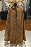 <center>Cape de berger dite akhnif</center>Vers 1875-1925, Maroc Laine tissée.
Mucem, Marseille