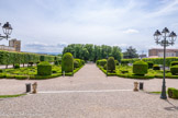 <center>Castres</center>Jardin à la française de l'Évêché avec parterres de buis et ifs, bassins, bosquets. Ce jardin « à la française » a été dessiné par André Le Nôtre dans la pure tradition du classicisme français du XVIIe siècle. Son emprise, sa composition d'ensemble et le dessin de ses broderies ont traversé trois siècles sans avoir été fondamentalement modifiés. Les parterres de broderies tirent leur nom de leurs motifs inspirés des travaux des dames de la cour du XVIIe siècle. Ce dessin est inchangé depuis la création du jardin. Il représente de manière très stylisée la fleur de lys surmontée d'un chapeau d'évêque, réunis par une croix occitane. Ces symboles peuvent évoquer l'association du pouvoir royal et du pouvoir épiscopal en pays occitan, notamment à Castres. Ces broderies sont ceinturées par un massif fleuri ponctué de topiaires d'ifs vénérables taillés en des formes très diverses. Les parterres à l'anglaise comportent une pièce de gazon au centre ceinturée de massifs fleuris. Ces massifs sont actuellement plantés de vivaces et de petits arbustes.