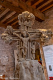 <center>Cordes-sur-ciel. Musée Charles Portal.</center>Sur l'autre face, la Crucifixion. A droite, Marie de Magdala. A gauche, le Centurion St Longin avec sa lance. Il est une figure légendaire du christianisme, soldat romain qui a percé de sa lance le côté droit du Christ en croix.
Selon la tradition, ce soldat se convertit et est mort martyr à Césarée de Cappadoce dont il est originaire. Il est fêté le 15 mars en Occident.